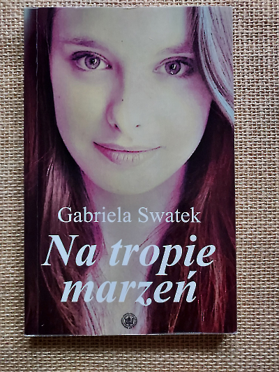 Gabriela Swatek  „Na tropie marzeń”  2016 Tomik poezji młodej poetki – uczennicy szkoły w Wojsławicach. Publikacja zostałą wysoko oceniona i przyczyniła się do przyznania Autorce stypendium poetyckiego im. Jarka Zielińskiego. 
