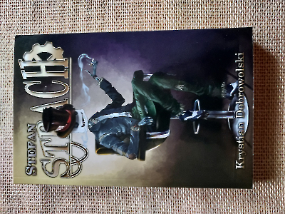 Krystian Dobrowolski „Stefan Strach” 2022 Zbiór opowiadań z pogranicza fantasy i horroru opisujących zabawne perypetie i erotyczne przygody ożywionego stracha na wróble. W tle polska prowincja – opisana z wdziękiem i satyrycznym zacięciem.   